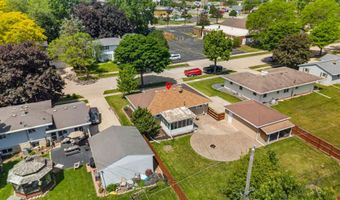 2700 N LILLIAN Ct, Appleton, WI 54911