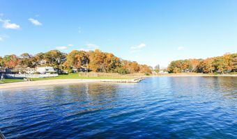 11 Harbour Vlg B, Branford, CT 06405
