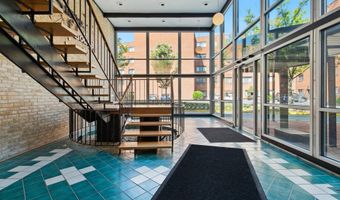 4970 BATTERY Ln 108, Bethesda, MD 20814