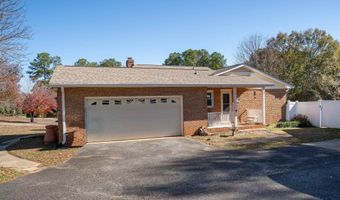 209 N Hill Dr, Boiling Springs, SC 29316
