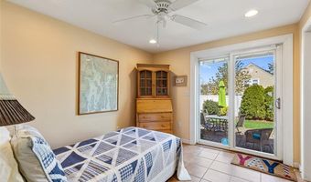 15 Shore Dr, Barrington, RI 02806