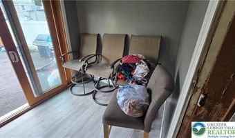 909 N 6th St, Allentown, PA 18102