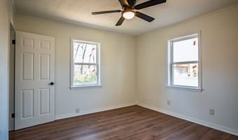201 College St, Batesville, MS 38606