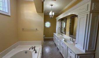 348 Laurelwood Dr, Boiling Springs, SC 29316