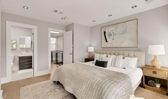 1735 1ST St NW 2, Washington, DC 20001