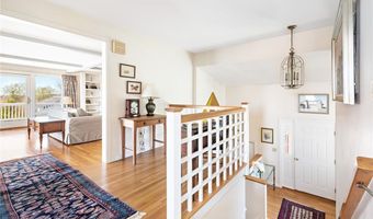 124 Houston Ave, Narragansett, RI 02882