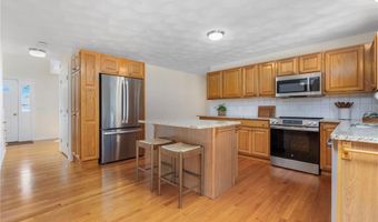 10 GINGER Trl, Coventry, RI 02816