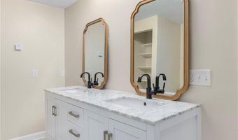 10 Abbott Valley View Dr, Cumberland, RI 02864