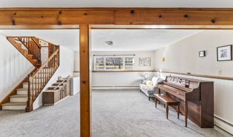 6 Advocate Pl, Danbury, CT 06810