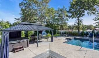 23 Pelican Dr, Bayville, NJ 08721