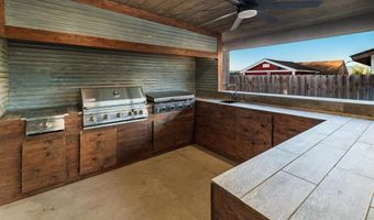 435 W Hawthorne St, Fallbrook, CA 92028