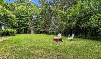 330 Catherine Ct, Allegan, MI 49010