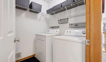 15340 Founders Ln 203, Apple Valley, MN 55124