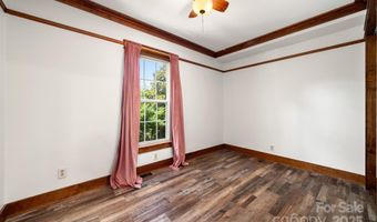 15 Deaver Dr, Asheville, NC 28806