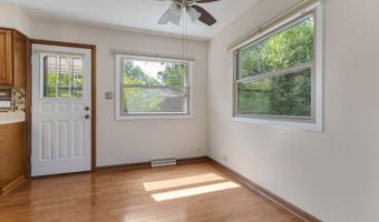 874 S Wisconsin Ave, Addison, IL 60101