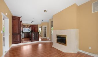 40 Alpine Estates Dr, Cranston, RI 02921