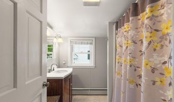 6 Gardner St, Beverly, MA 01915