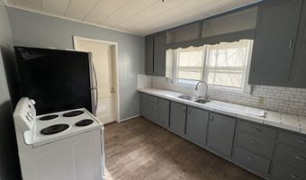 313 E 17th St, Baxter Springs, KS 66713