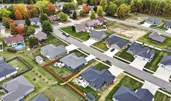 1603 Hickory Holw, Auburn, IN 46706