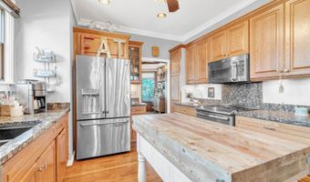 1805 ST Clair River Dr, Algonac, MI 48001
