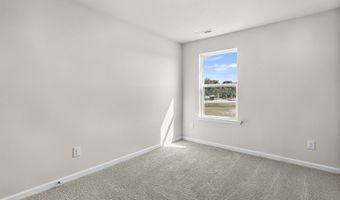 211 Maddox Dr, Aberdeen, NC 28315