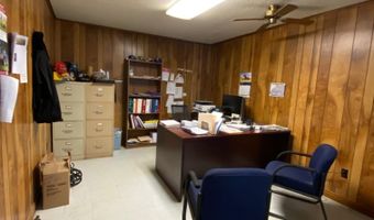 412 425 E Front St, De Kalb, TX 75559