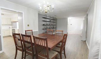 1402 Pineland Dr, Bainbridge, GA 39819