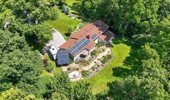 2706 Meadow Glen Rd, Ames, IA 50014