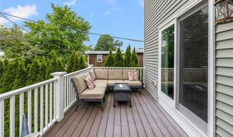 36 Wanda St, Narragansett, RI 02882