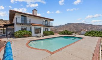 8525 Wildflower Ln, Agua Dulce, CA 91390