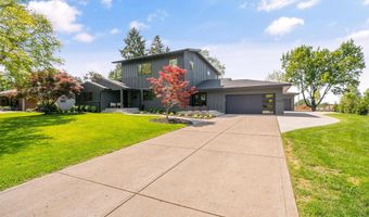 2777 Donna Dr, Columbus, OH 43220