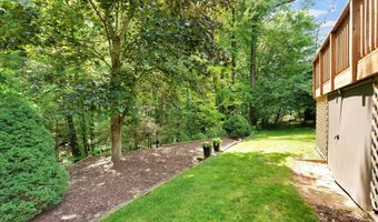 486 Edgeworthe Dr SE, Ada, MI 49301