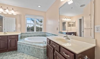 4 BOATWORKS Dr, Bayonne, NJ 07002