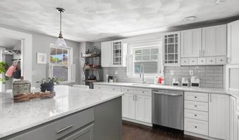 9 Elm Ct, Andover, MA 01810
