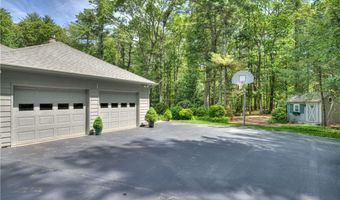 1420 Diplomat Dr, East Greenwich, RI 02818