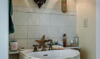 1 Warner Rd, Bridgewater, CT 06752