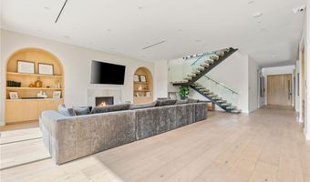 16846 Addison St, Encino, CA 91436