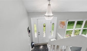 14 Deer Run Dr, Coventry, RI 02816