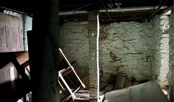 609 R St, Atchison, KS 66002