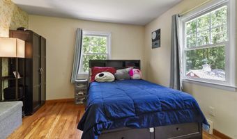 11 W Lake Shore Dr, Danbury, CT 06811