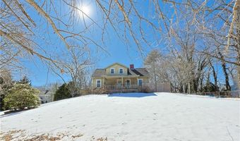 29 N Lake Dr, Barrington, RI 02806