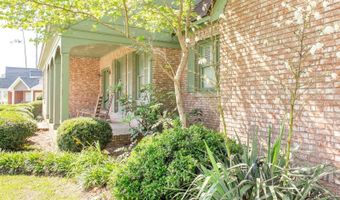 220 Lakeshore Dr, Alma, GA 31510