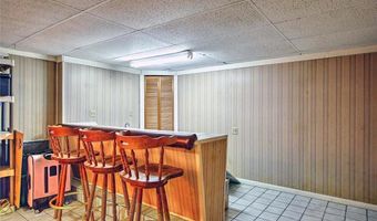 72 Vermont St, Cranston, RI 02920