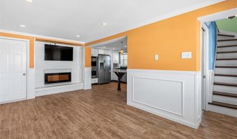 6 MacAlder St, Narragansett, RI 02882