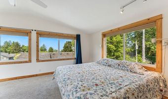101 S Quadrant St, Rockaway Beach, OR 97136