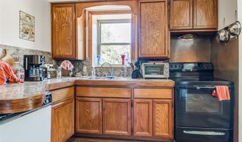 1928 W Idaho St, Chickasha, OK 73018