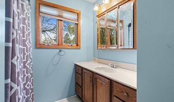 5122 Elizabeth Ln, Almont, MI 48003