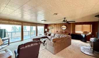 110 Lakeshore Dr, Cascade, ID 83611