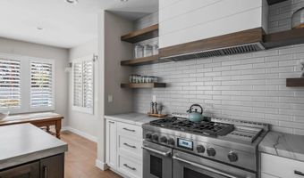 923 Merlo Ct, Carlsbad, CA 92011