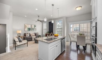 2794 Ashcombe Dr, Ann Arbor, MI 48105